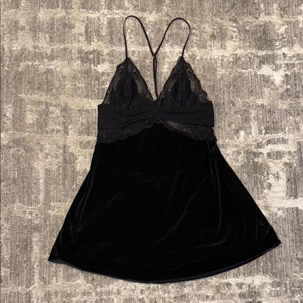 Elegant Black Lace Top Size Medium